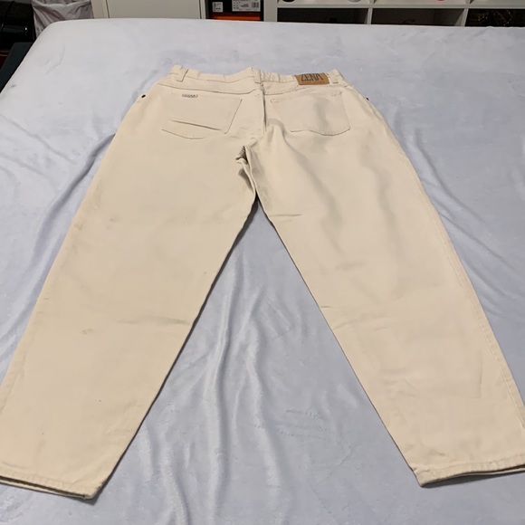 Zena Jeans - Picture 10 of 10